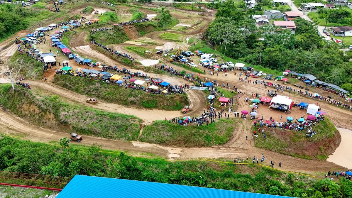 La pista de 4x4 del barrio Buen Pastor, en Tena, escenario donde se desarrollaba la válida regional amazónica y ocurrió el accidente.