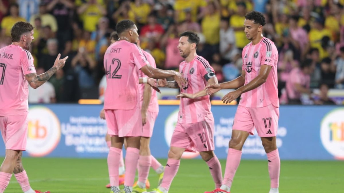 Lionel Messi y su festejo en el Monumental con el gol ante Barcelona.