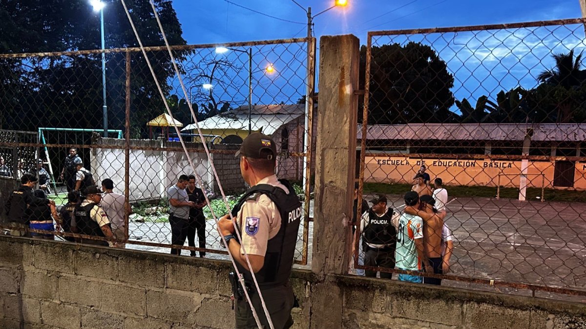 Moradores relataron que escucharon al menos 20 detonaciones de arma de fuego.