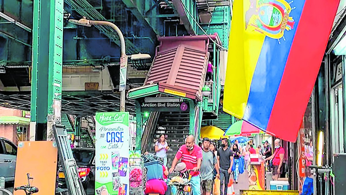 En Nueva York, los ecuatorianos realizan sus actividades diarias con cautela ante las redadas.