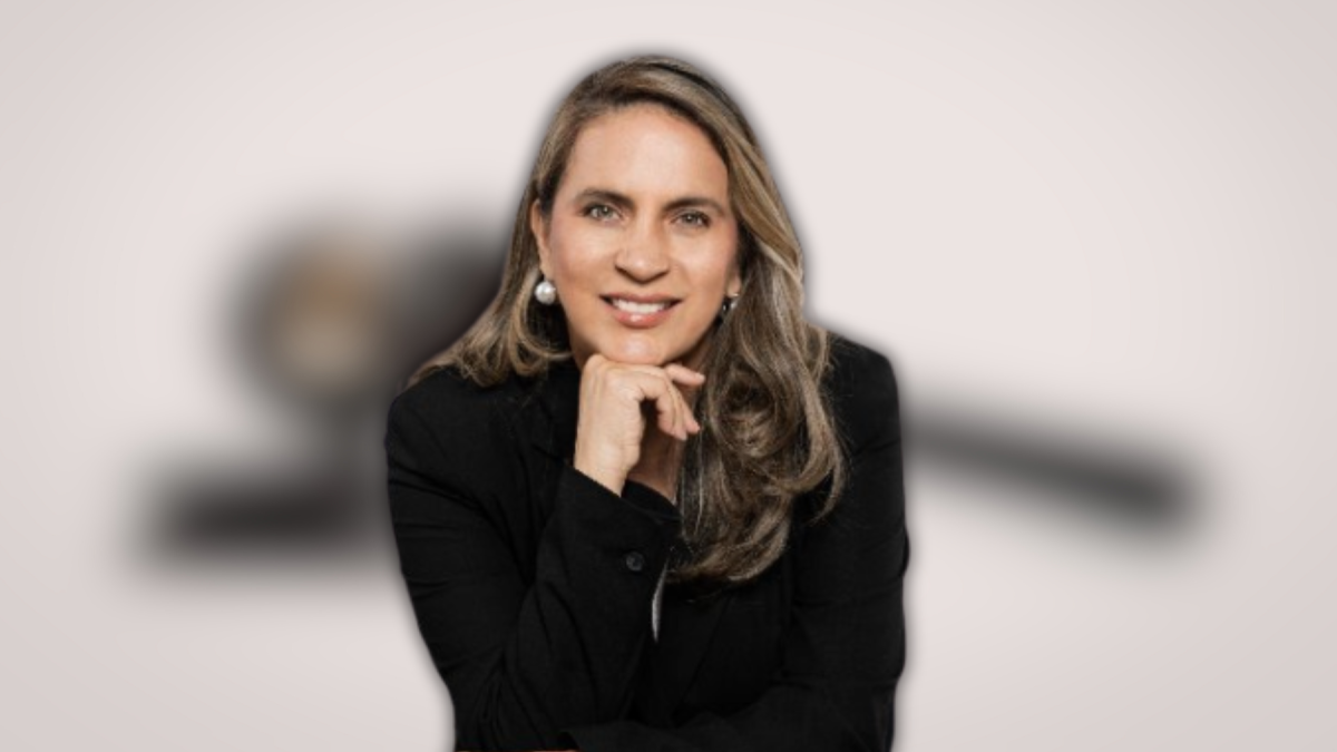 Alexandra Villacís Parada, abogada, da su declaración pública.