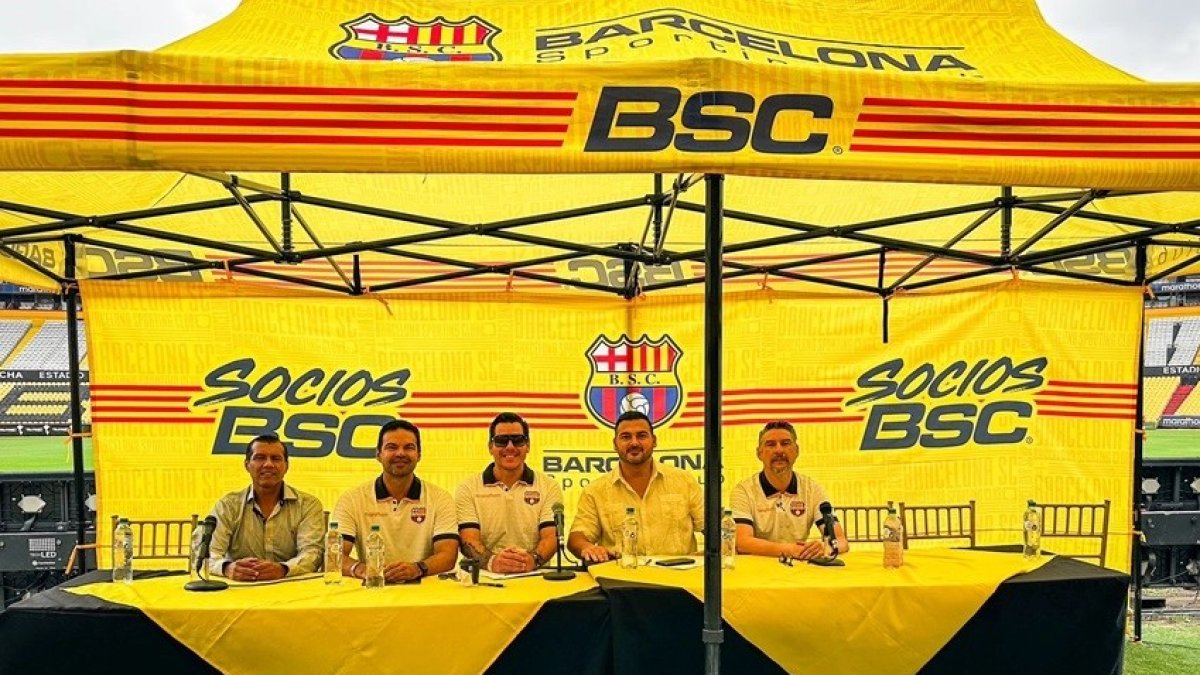 En Asamblea de Barcelona SC, el presidente Antonio Álvarez tuvo un careo con los socios.