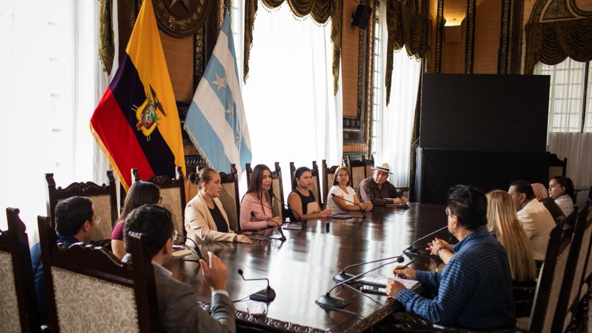 Esta fue la cuestionada reunión de una parte del Concejo para tratar el tema de Álvarez.