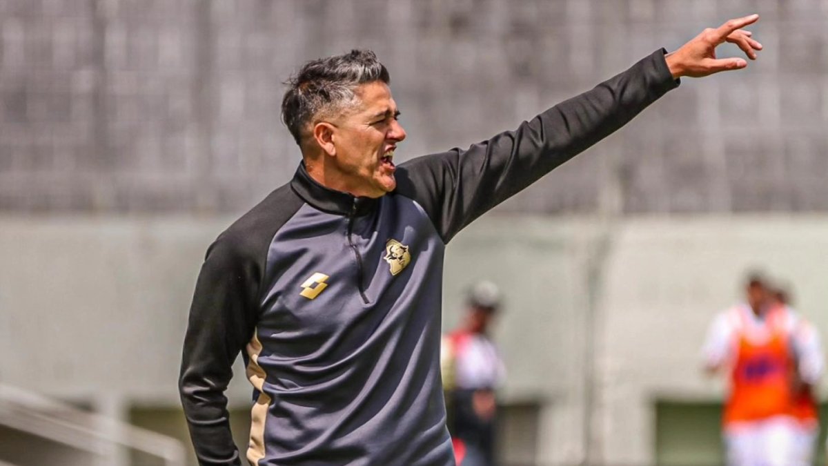 Norberto Araujo va dando forma a su idea de juego en Aucas.