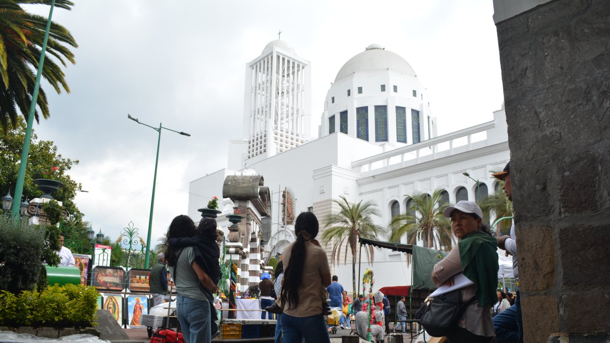 Los turistas de diferentes partes del Ecuador y de países vecinos ya están recorriendo las calles de Ambato.