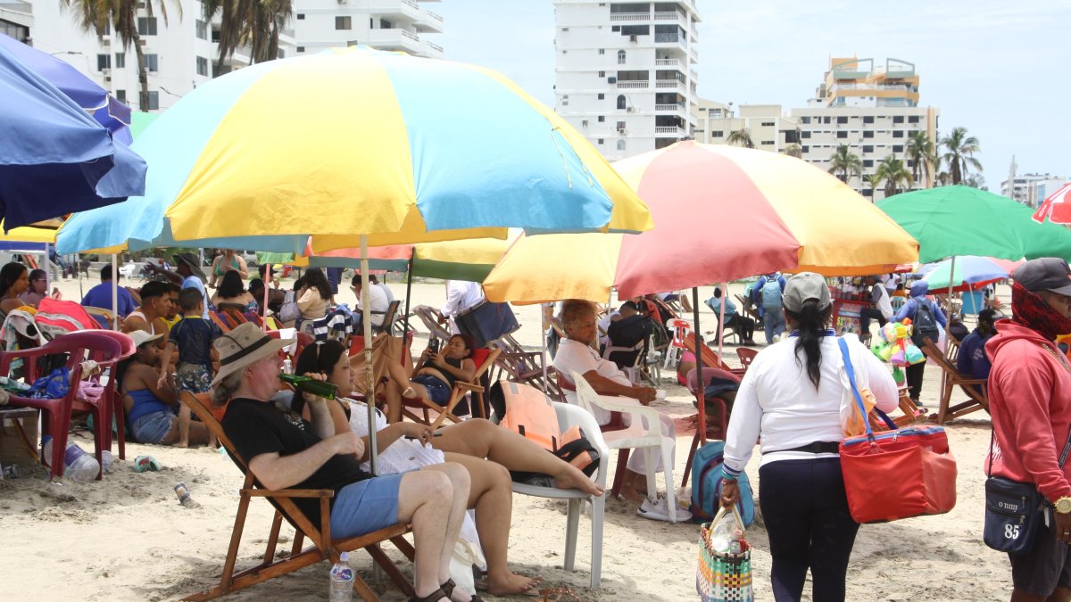 Los balnearios de la provincia de Santa Elena empezaron a coparse de turistas