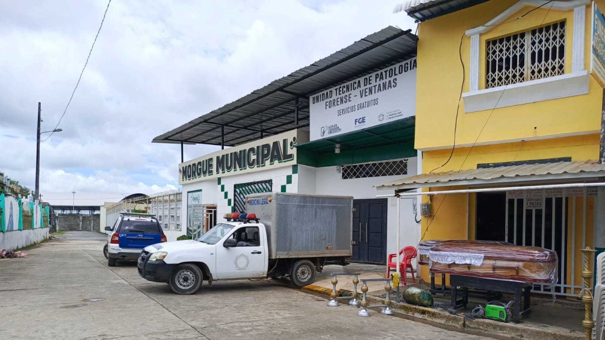 El cuerpo fue trasladado hasta la morgue municipal del cantón Ventanas.