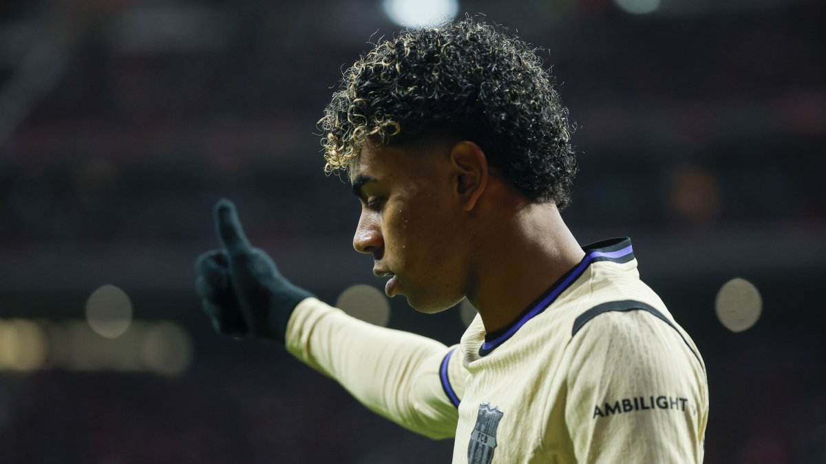 El delantero del FC Barcelona Lamine Yamal  figura del y FC Barcelona.