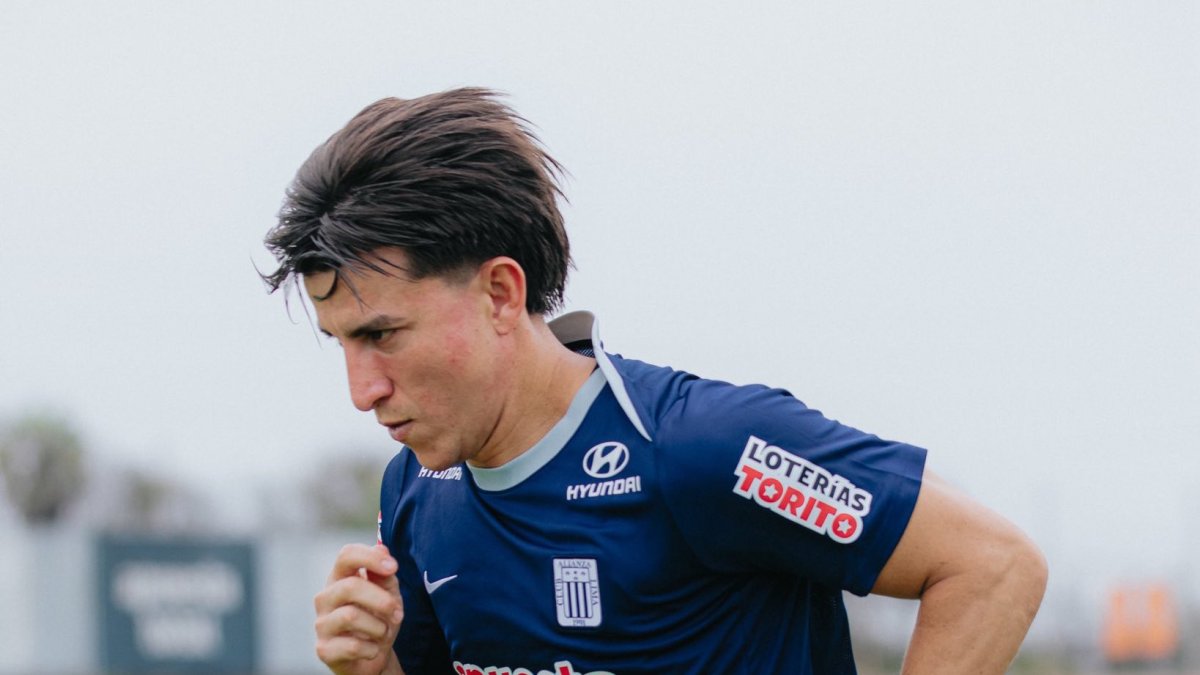 Gaibor pide hablar solo de fútbol y critica trato al caso de Eryc Castillo.