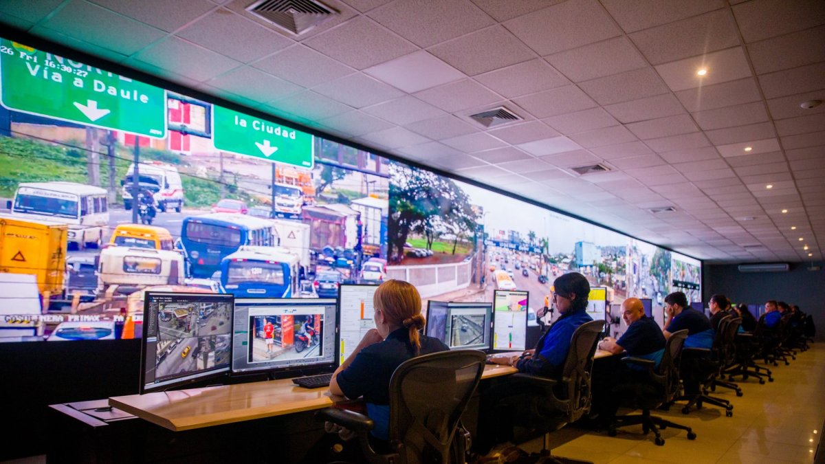 Desde sus instalaciones, Segura EP vigila la ciudad mediante cámaras de video.