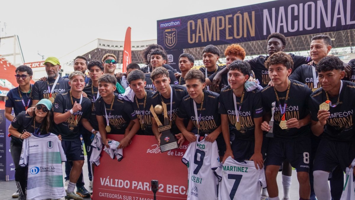 El extremo juvenil (número 8) fue la figura de la final del Intercolegial nacioanal, que se desarrolló en Quito