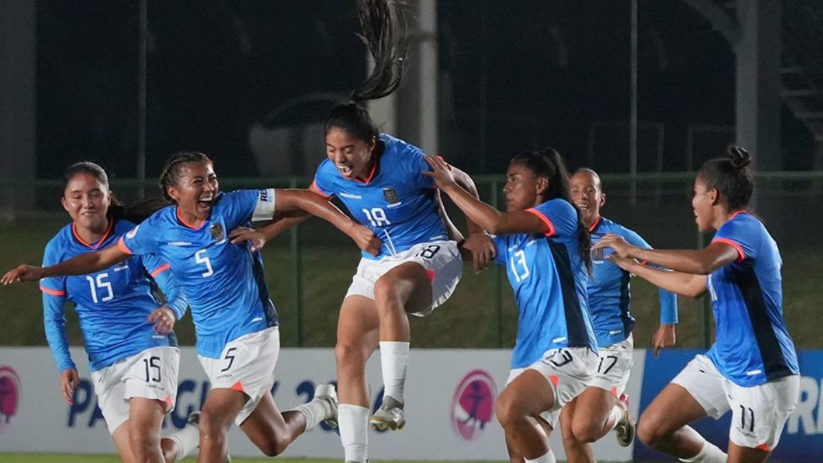 Rosa Flores (18) y toda su festejo de Ecuador ante Colombia, un golazo.