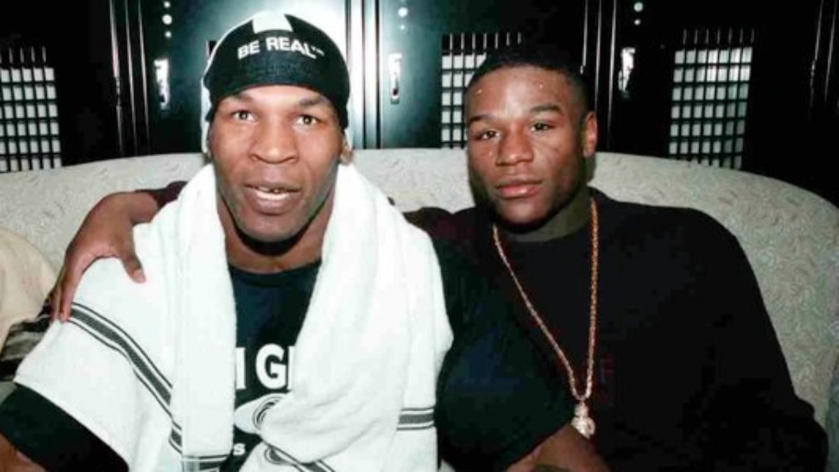 Mike Tyson (i) y Floyd Mayweather volverán a ponerse los guantes en abril de 2026.