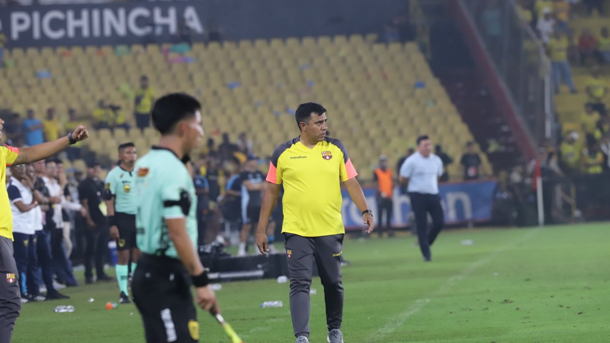 César Farías, entrenador de Barcelona SC.