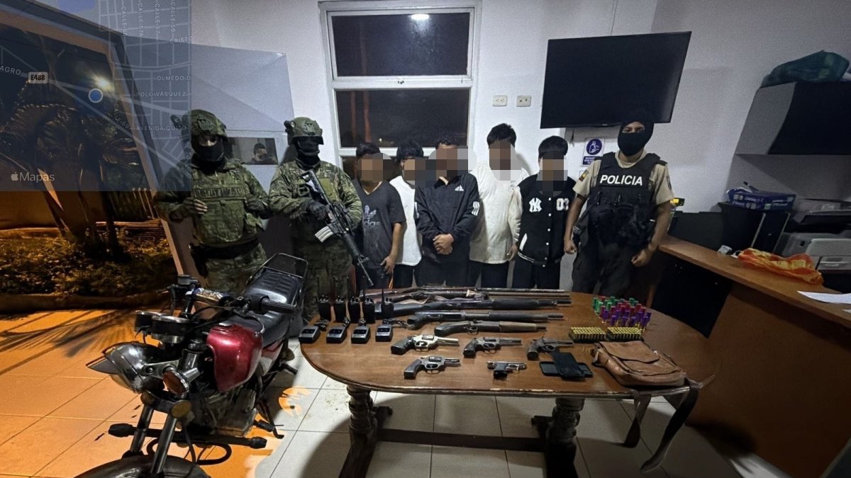 En el último operativo en Marcelino Maridueña, cinco sujetos fueron aprehendidos en poder de evidencias como armas.