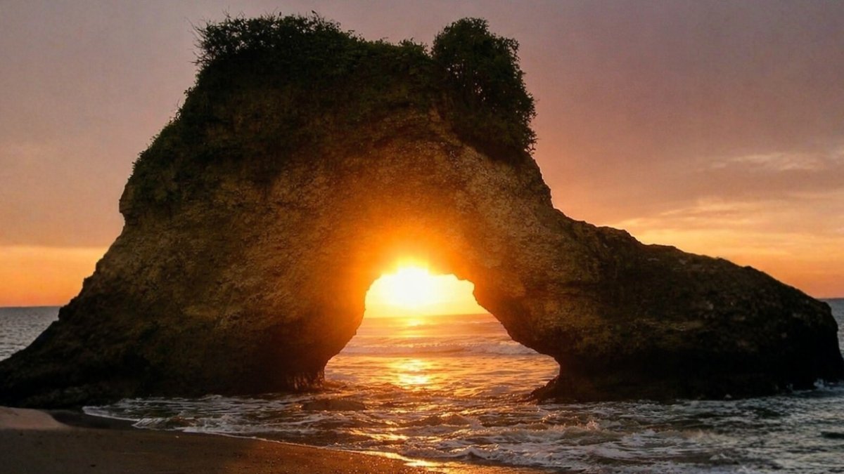 El Arco del Amor, uno de los tesoros naturales de Jama.
