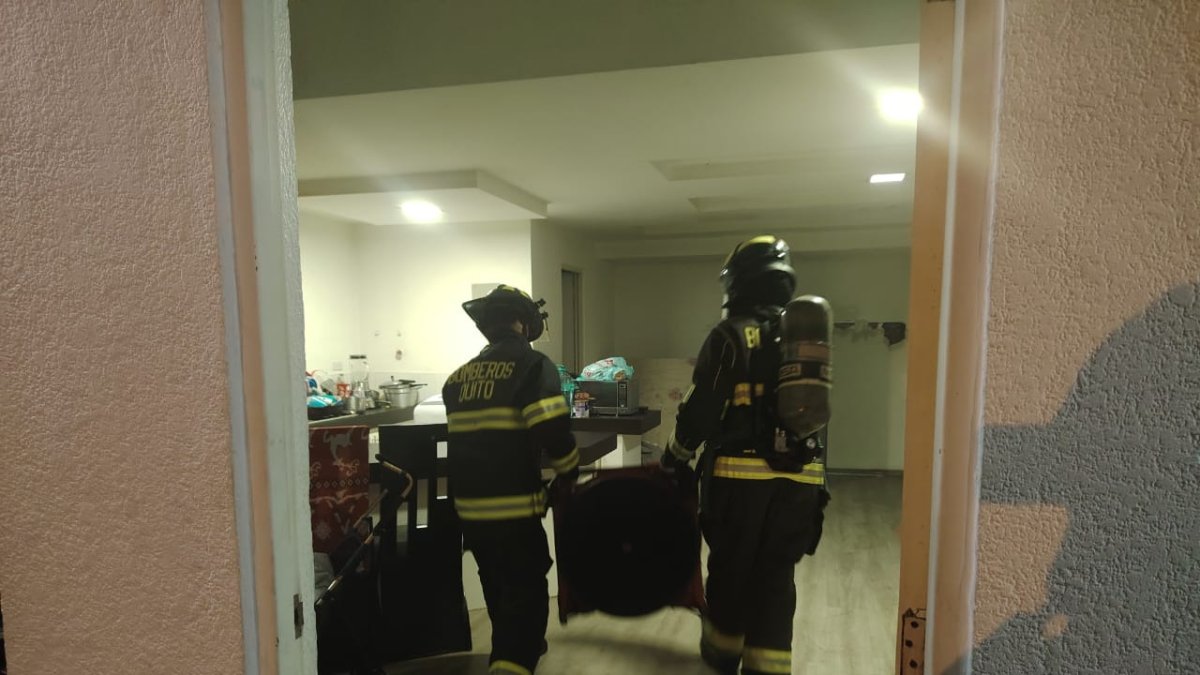 El calefón y su ducto de evacuación fueron revisados por bomberos tras la alerta en Calderón