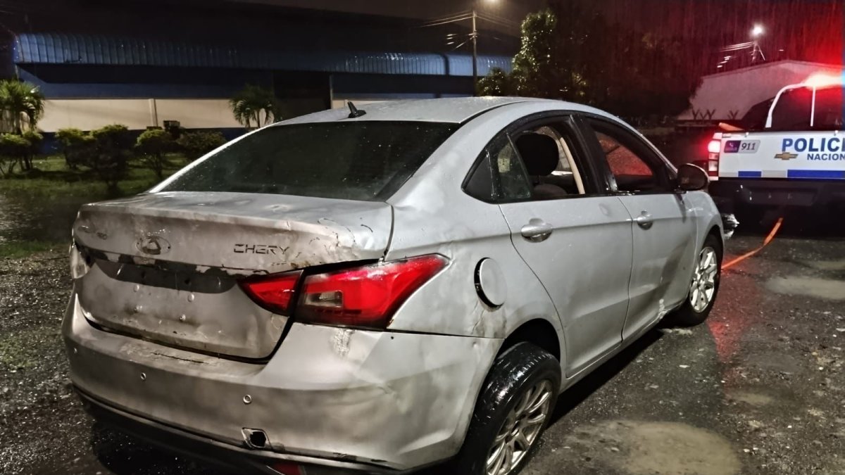 El carro de la víctima fue recuperado y llevado hacia las instalaciones de la Policía Judicial.