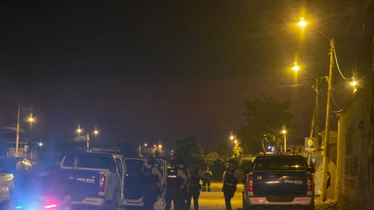 La Policía realizó el levantamiento del indicio y ejecuta pericias para identificar a la víctima y determinar si existe conexión con otros hechos violentos.