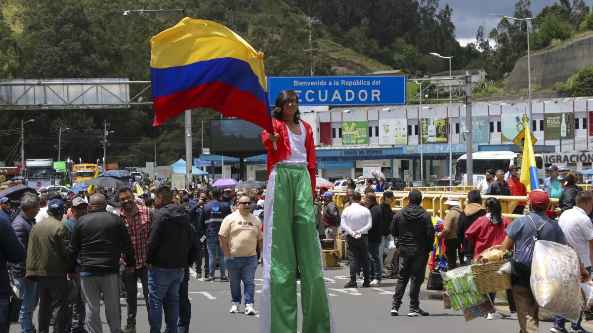 Bogotá justificó la restricción terrestre por razones sanitarias y de seguridad alimentaria.