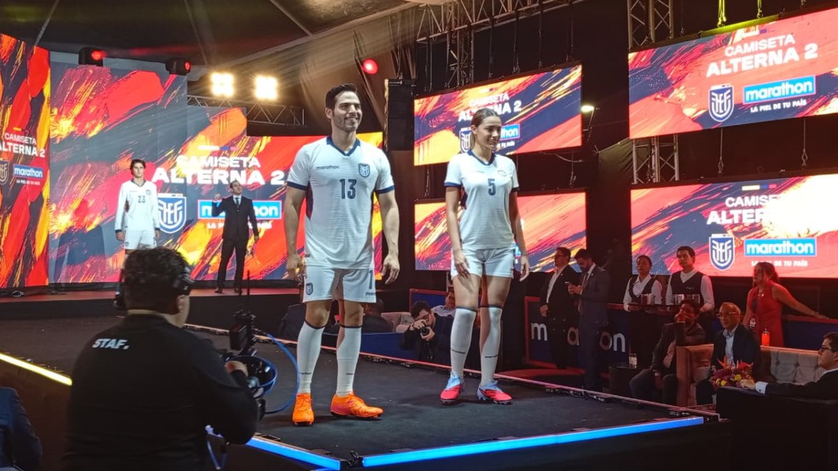 La nueva camiseta tiene tres versiones y con manga larga y corta para una mayor exigencia o climas.