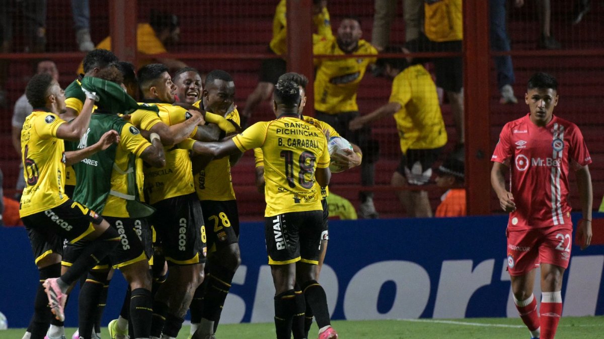Barcelona SC celebró su clasificación tras una dramática tanda de penales.
