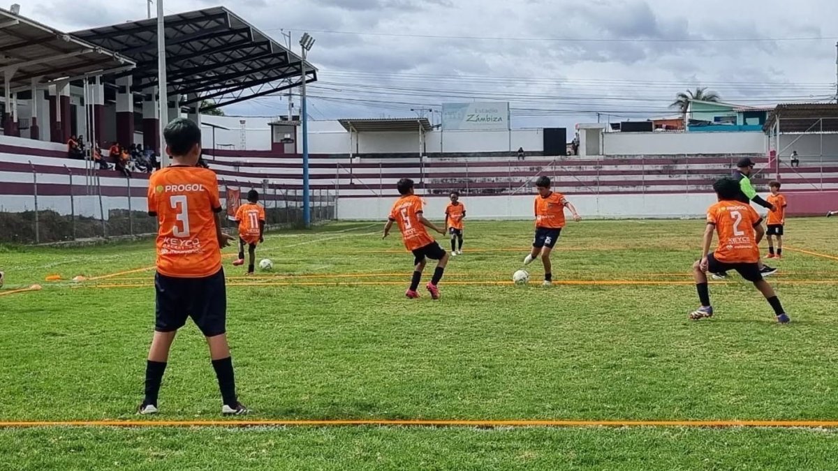 Cientos de deportistas y organizaciones esperan todavía certificar sus facturas de auspicios del año pasado.