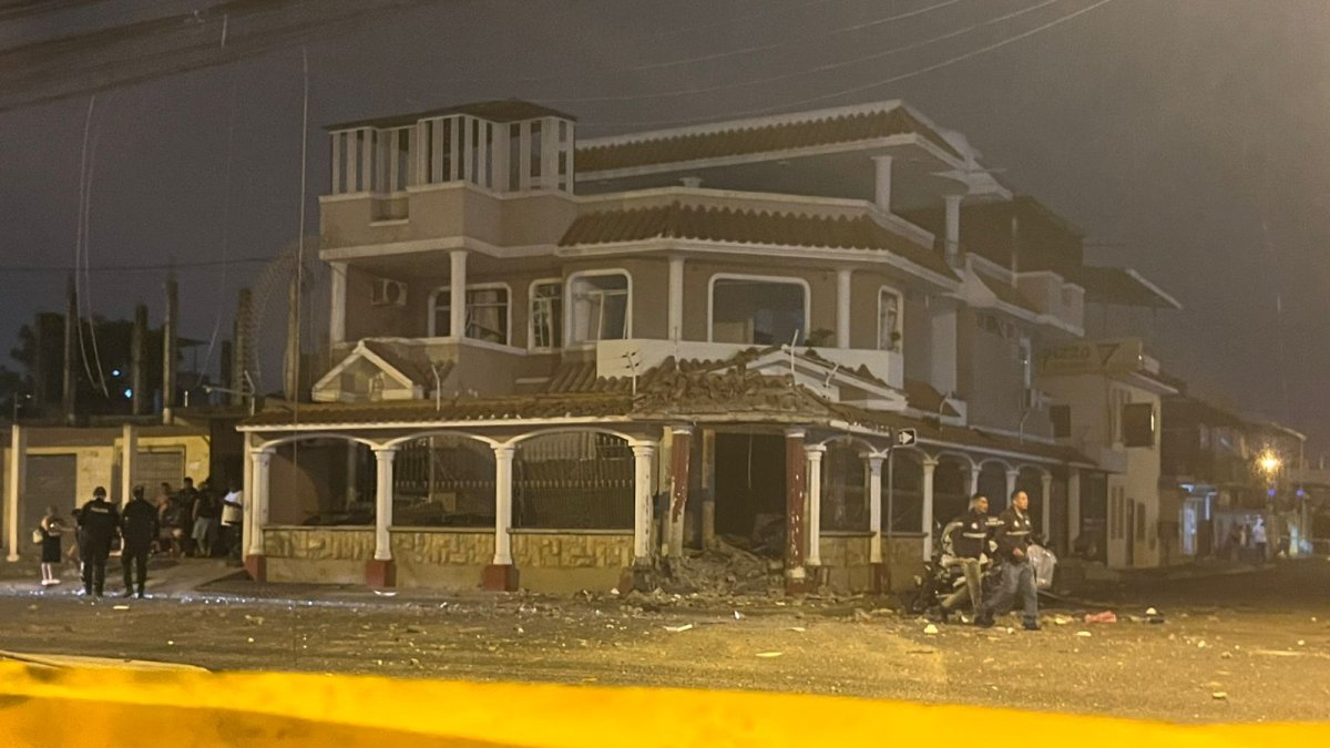 Una potente explosión destruyó una vivienda y dejó afectadas a otras, además de una iglesia del sector.