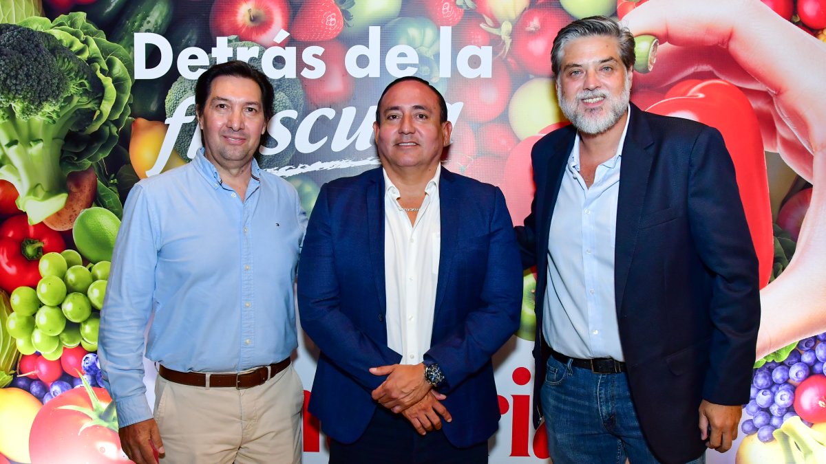 Jorge Arroyo Gerente Planta Panificadora; Jorge Meléndez  Gerente de Planta de Frutas y Verduras; Juan Velez Gerente Planta Prokarnita