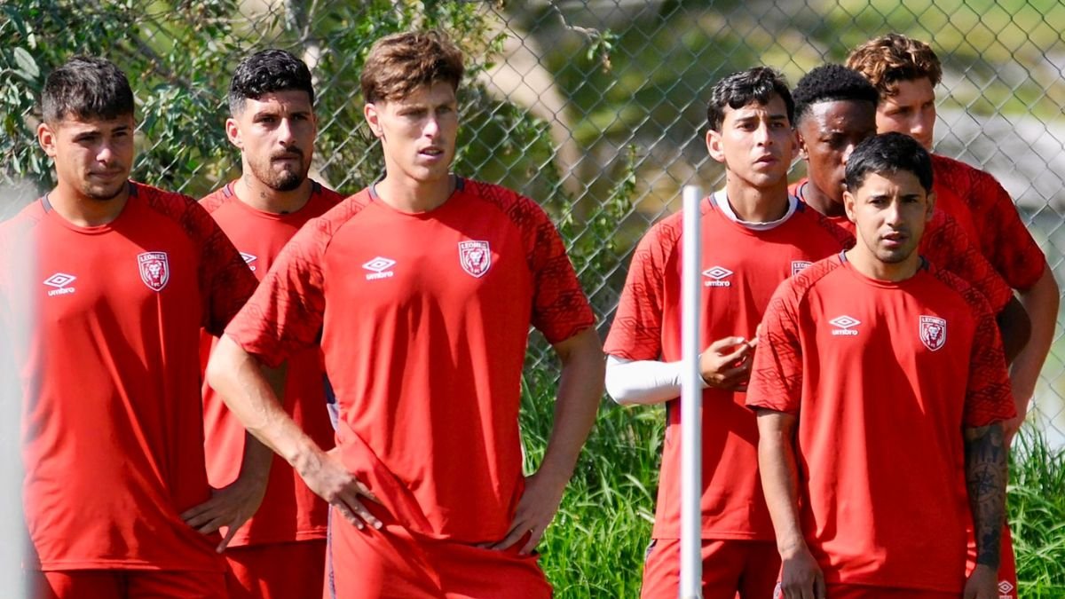 Duelo de invictos en Ibarra: Leones del Norte vs Libertad