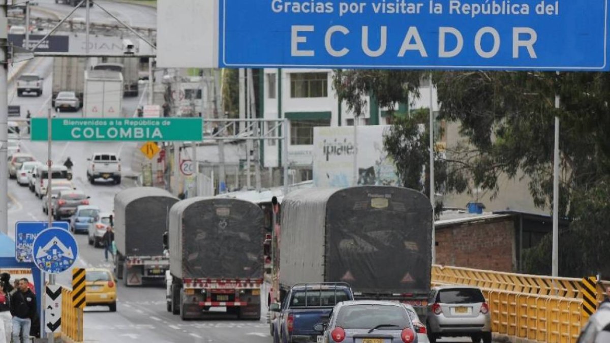 Suben los aranceles al 50 % para productos colombianos.