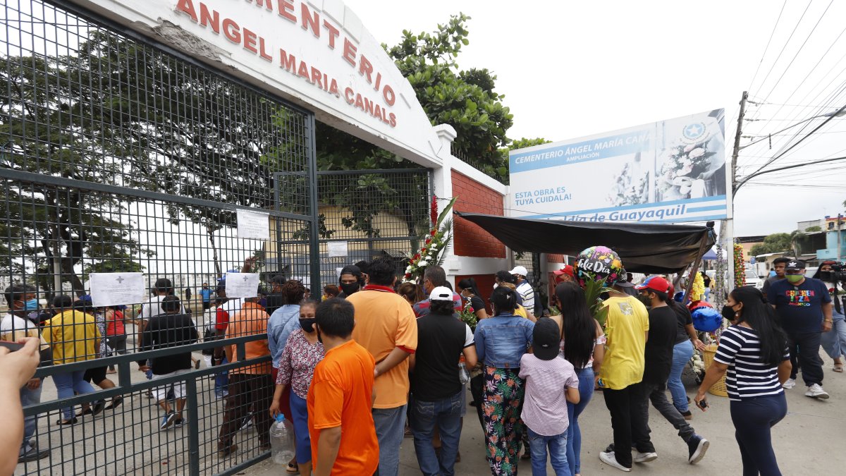 El sepelio se llevó a cabo este domingo, en el cementerio Ángel María Canals.