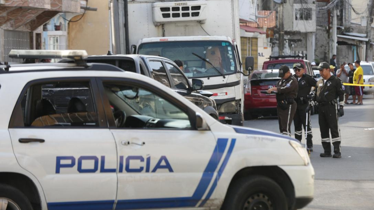 La Policía acordonó la zona tras el ataque armado.
