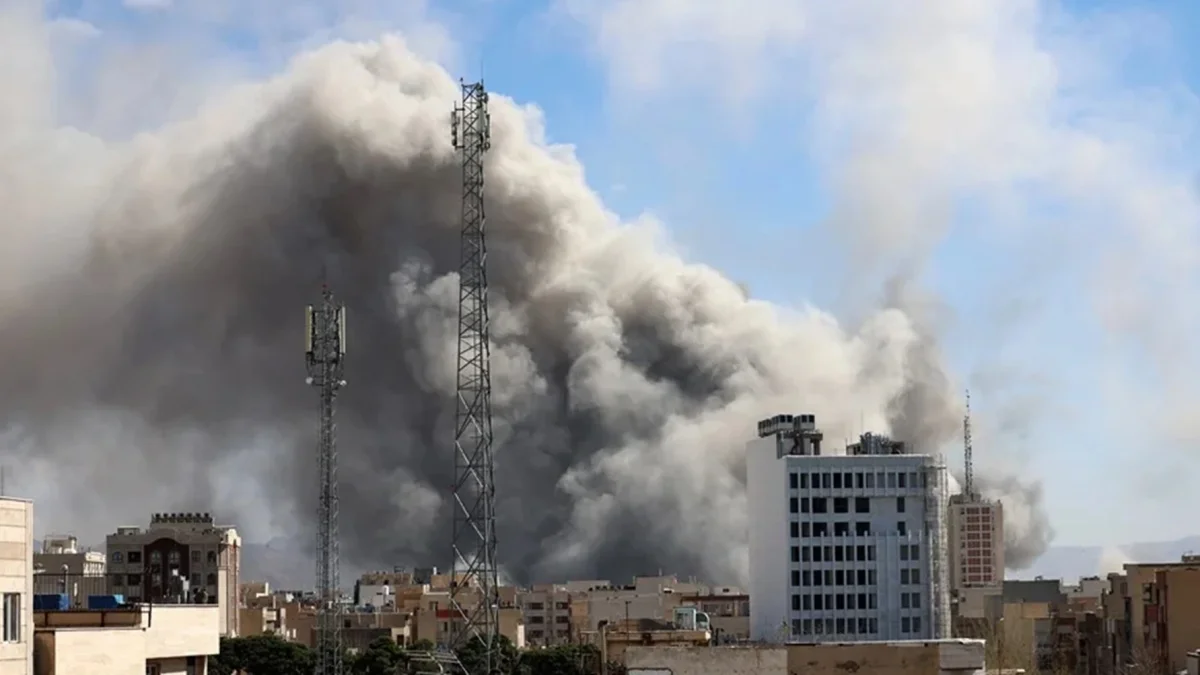 Este martes Israel atacó el edificio de la Asamblea de Expertos en Qom