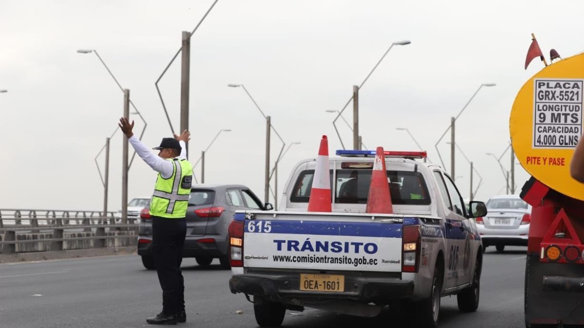 Puente de la Unidad Nacional estará cerrado parcialmente.