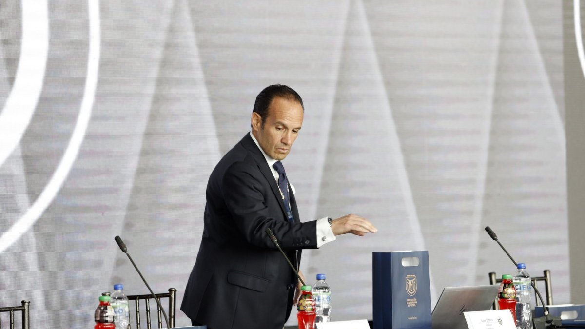 Francisco Egas es el único candidato habilitado hasta el momento. Va por la reelección como presidente de la FEF