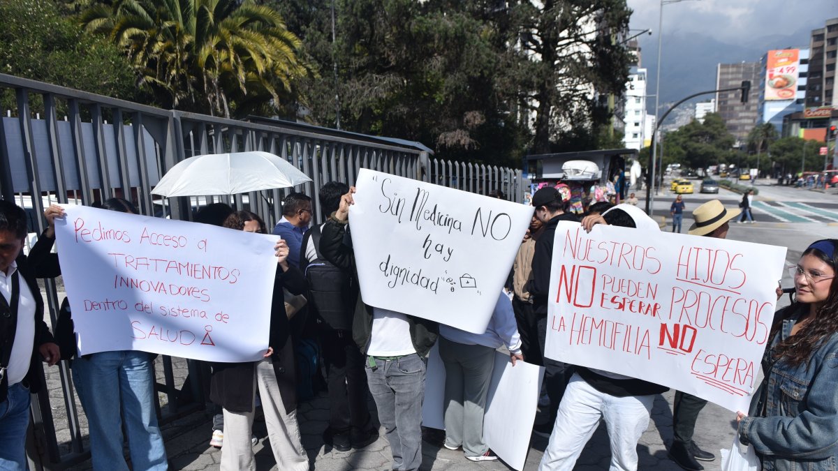 Algunos pacientes llegaron de otras localidades del país para reclamar sus derechos.