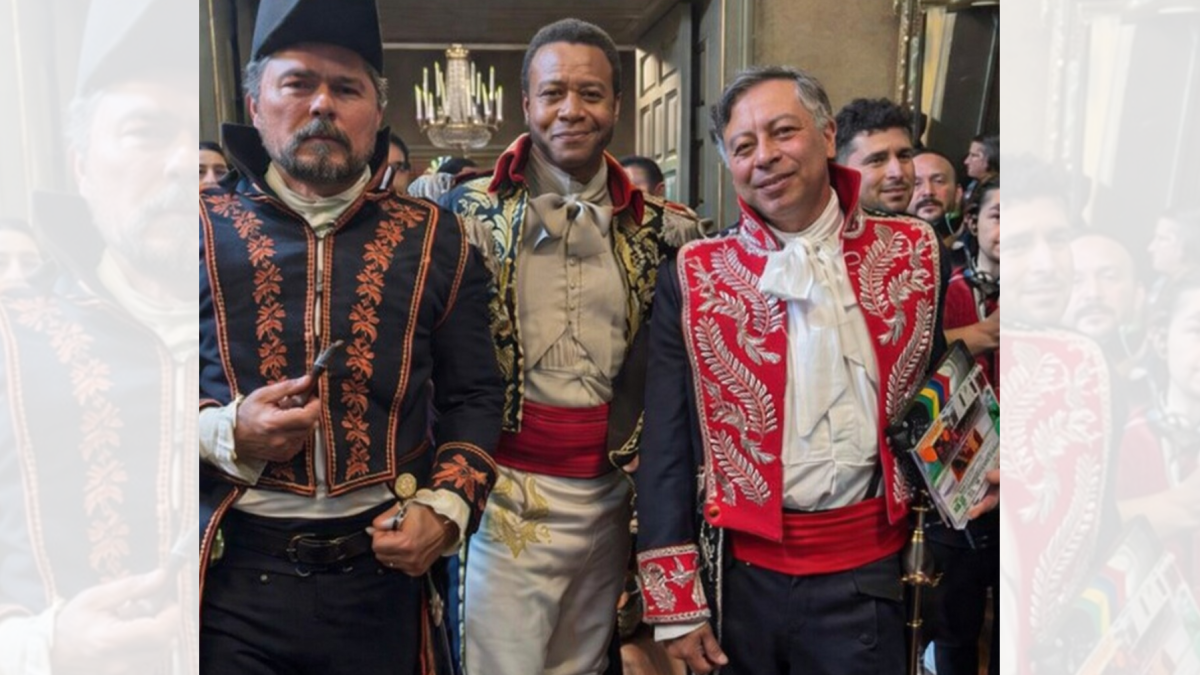 Gustavo Petro interpretará a un general en la película sobre el almirante Padilla.