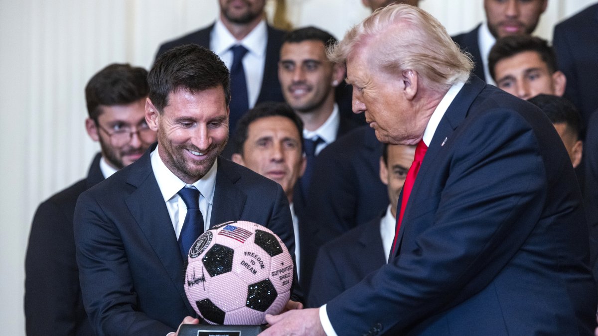 El presidente Trump recibe a la plantilla del Inter Miami, campeones de la MLS, en un acto histórico en Washington.