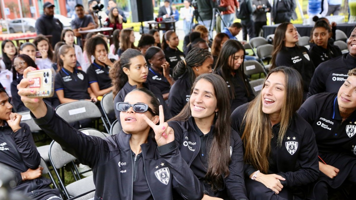 Dragonas IDV presentó los uniformes que utilizarán en la temporada 2026.