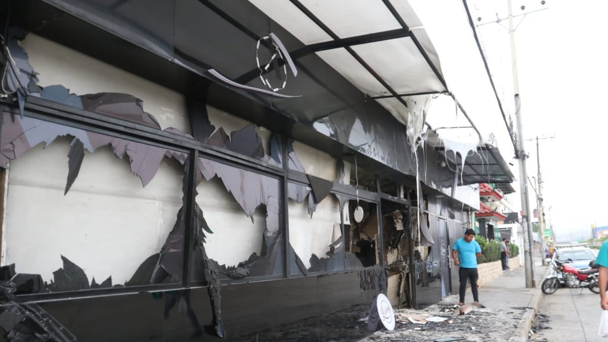 En 2023, una discoteca ligada a Yuleysi Coca sufrió daños por una explosión.