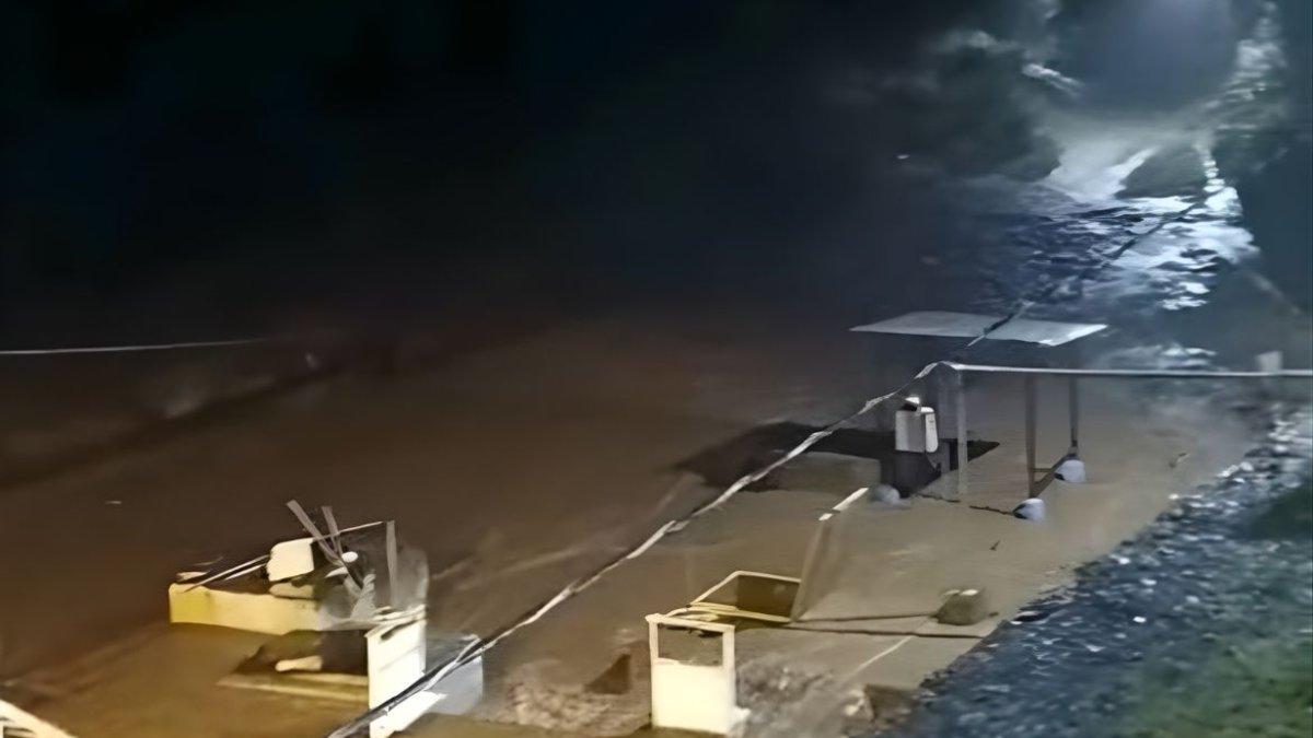 El deslave se produjo en Alluriquín, perteneciente a Santo Domingo de los Tsáchilas.