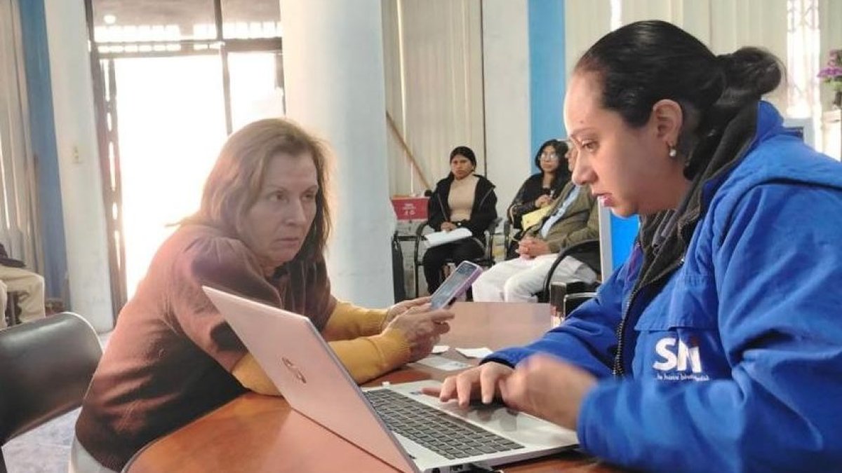 Este valor se calcula tomando como base la suma de dos salarios básicos unificados y aplicando la tarifa vigente del impuesto