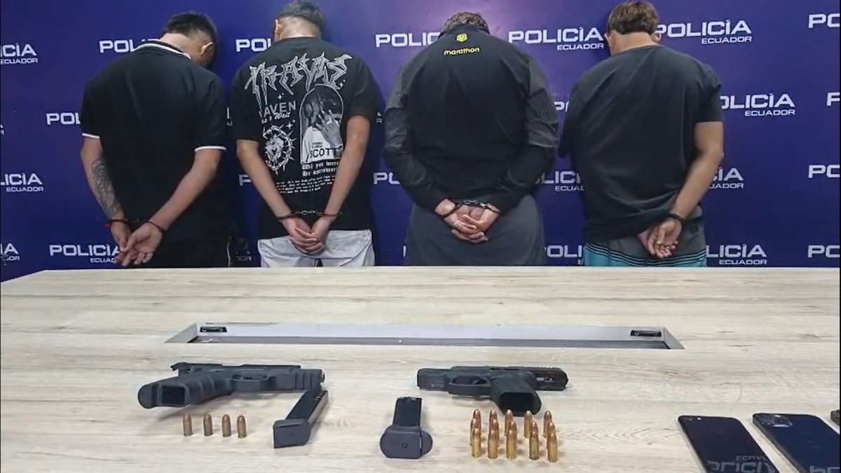 Los cuatros sujetos detenidos tenían en su poder armas y municiones.