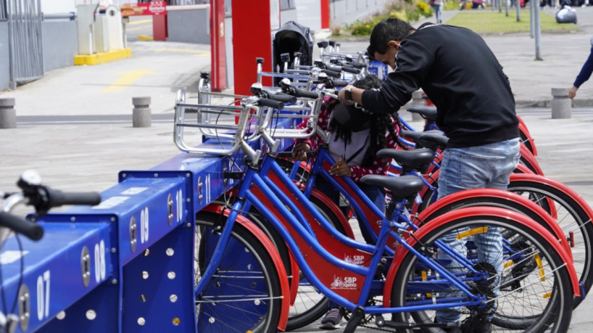 QuitoBici vuelve a la capital con 250 bicicletas y 25 estaciones para impulsar una movilidad más sostenible