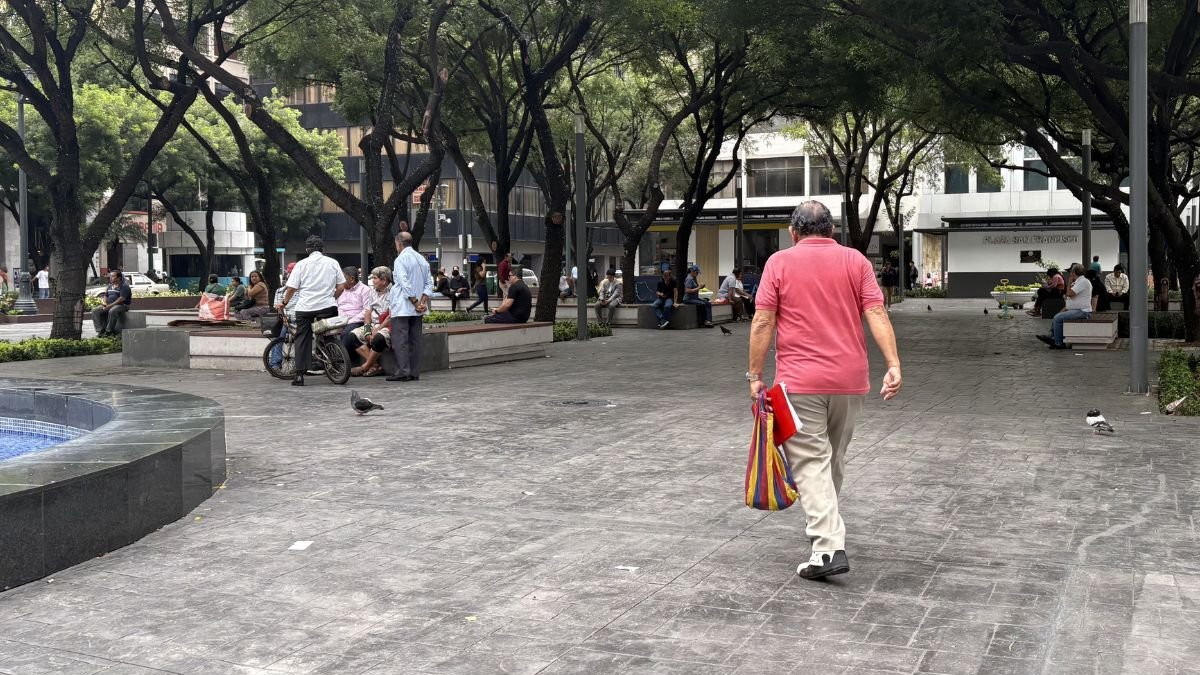 Guayaquileños que trabajen bajo relación de dependencia deberán recibir el décimo cuarto sueldo hasta el 15 de marzo.