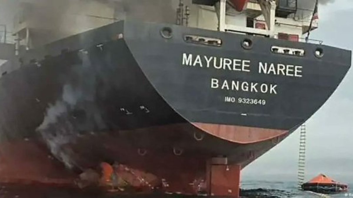 El buque tailandés Mayuree Naree fue atacado mientras transitaba el estrecho de Ormuz, una de las rutas marítimas más importantes del mundo