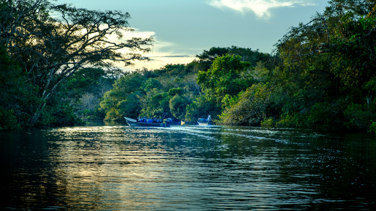 Accidente fluvial en la Amazonía ecuatoriana deja dos desaparecidos.
