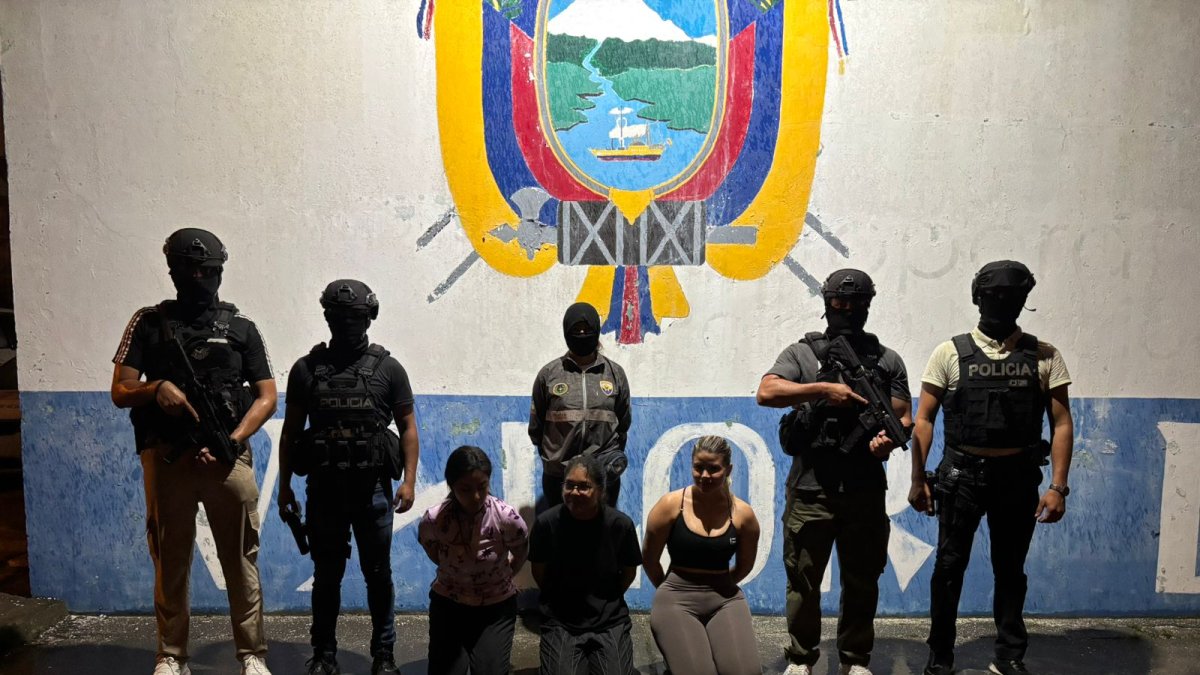 Las tres mujeres detenidas fueron puestas a órdenes de las autoridades.