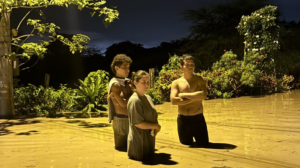 El desbordamiento del río Garrapata inundó varios sectores en el cantón Chone.